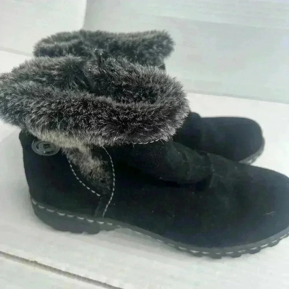 Khombu Shoes - Khombu Lindsey Ladies' All Weather Black Suede Top Faux Fur Boots Size 7m